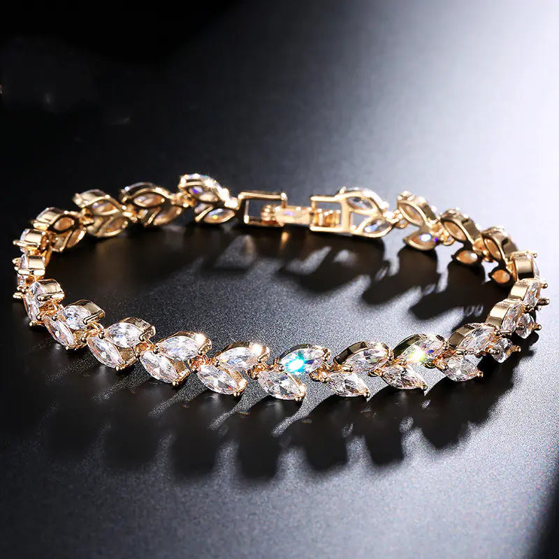 Pulsera minimalista de hoja de sauce con piedras de circón AAA